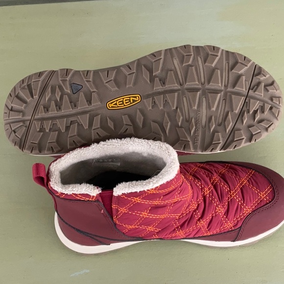 KEEN TERRADORA II Pull-On Boots, Size 6.5 - Picture 6 of 8
